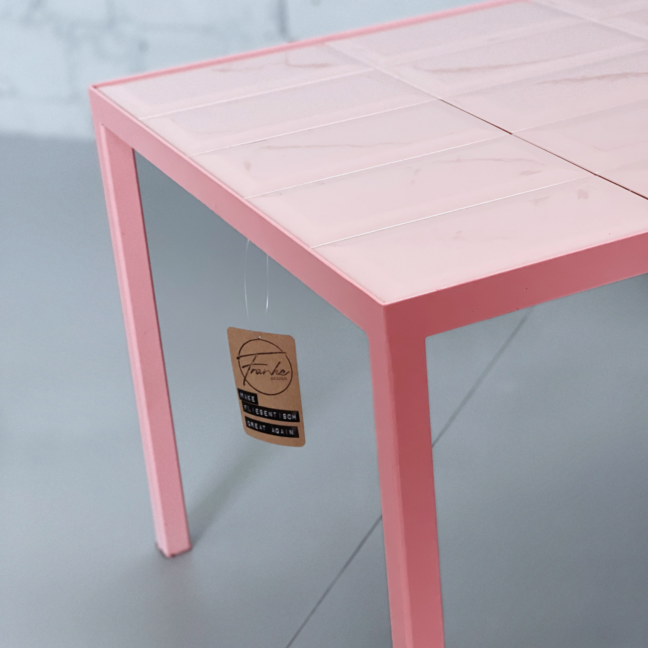 Design Fliesentisch handgefertigt rosa 61x51x43cm